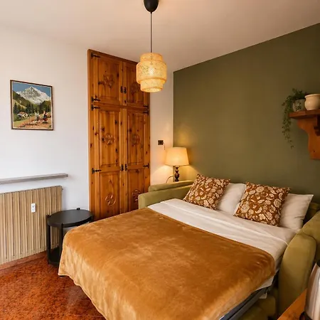 Alpnest Apartamento *